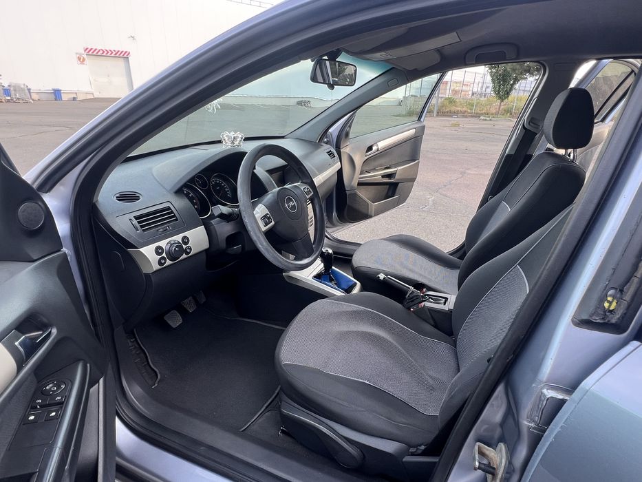 Opel Astra H 1.6 бензин механика хэтчбек