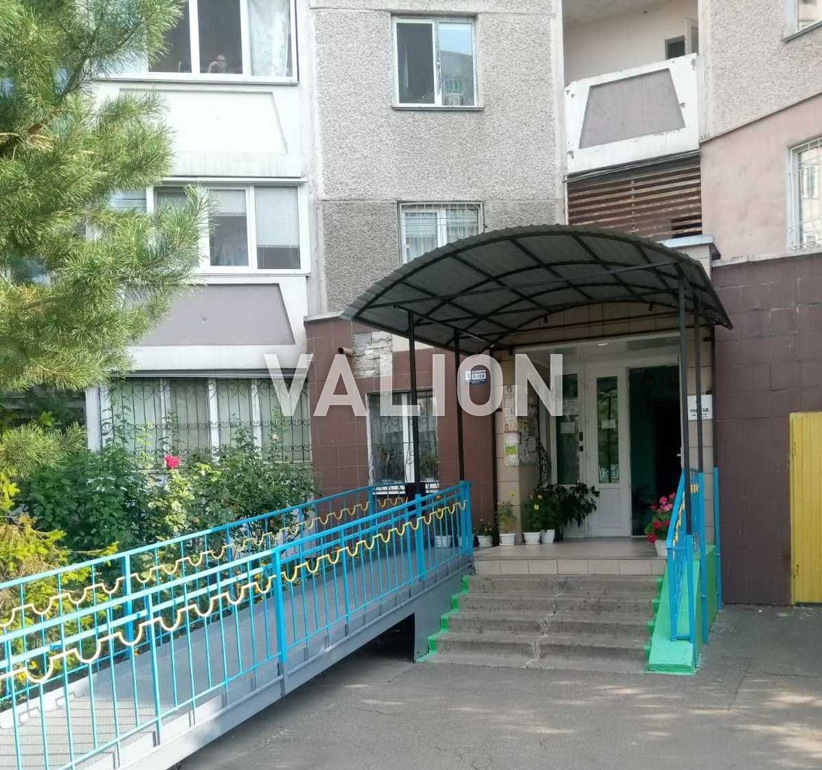 Без %! Продаж 3-к; Деснянський р-н, Милославська, 45;  Будинок 2005 р