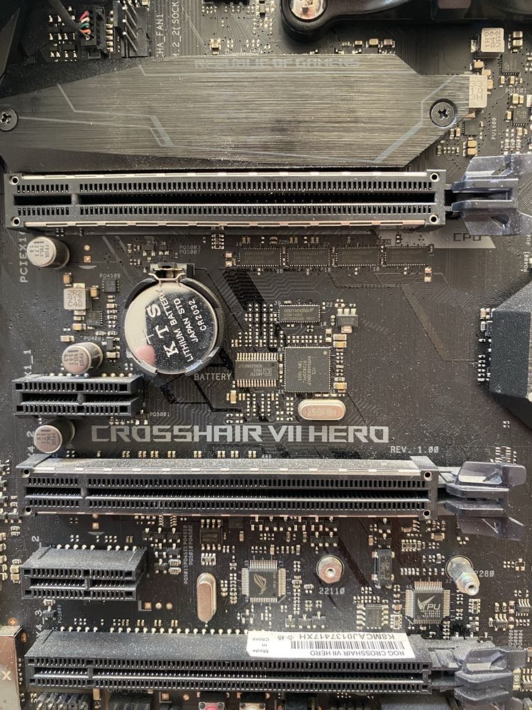 AMD Ryzen 7 3700x+ Asus crosshair hero x470+ DDR 4 32 gb