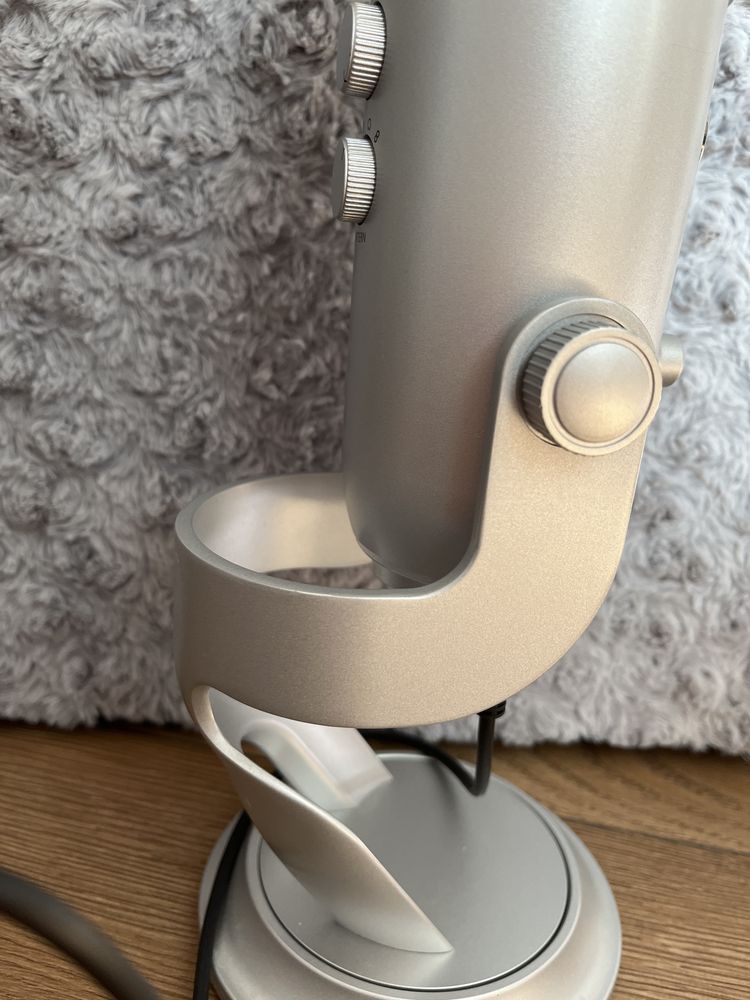 mikrofon blue yeti srebrny
