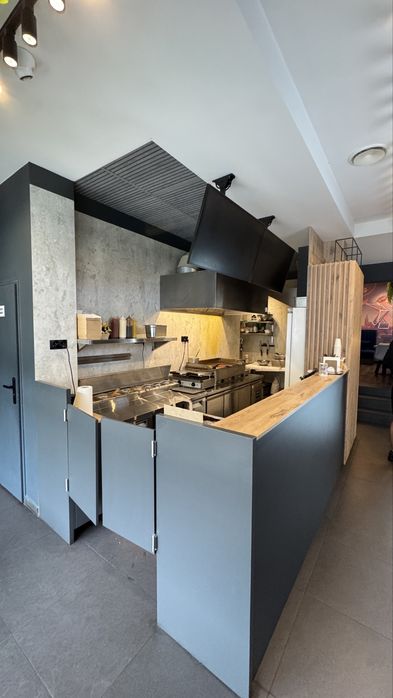 Odstąpie lokal gastronomiczny z wyposażeniem *W SAMYM SERCU MIASTA*