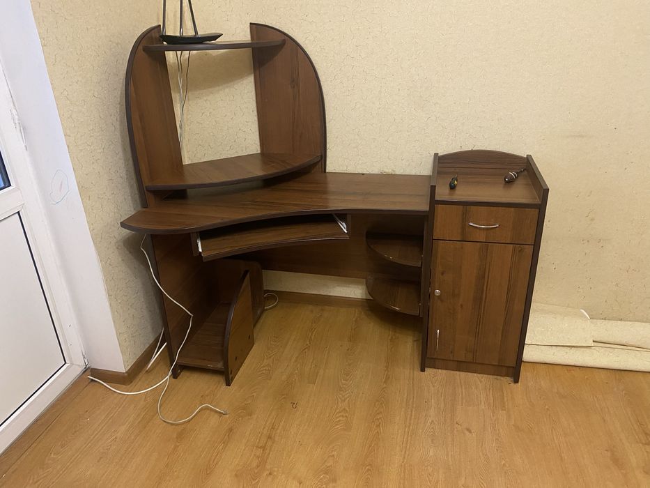 Компютерний стіл угловий