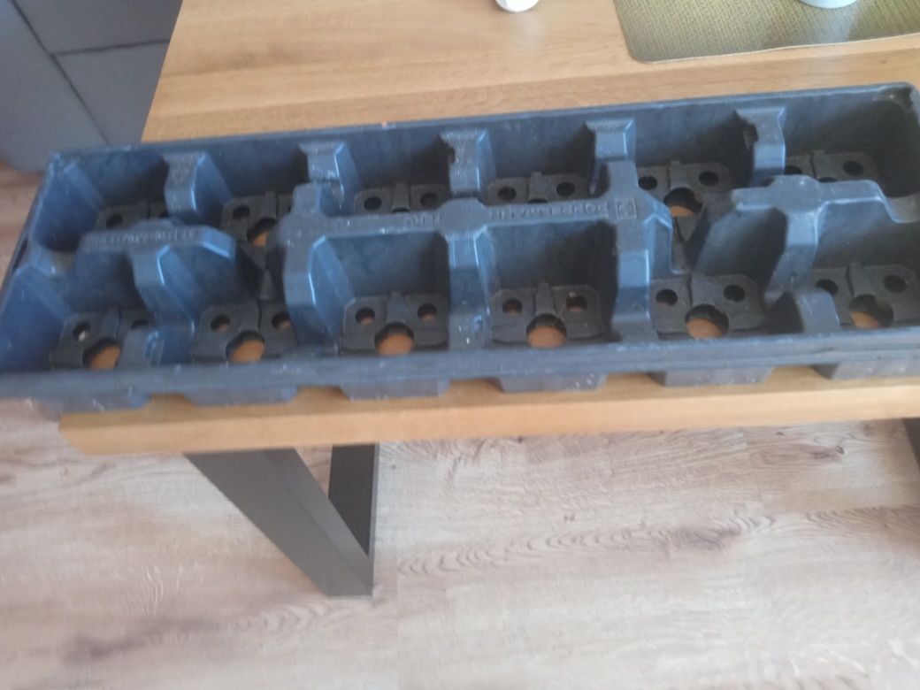Paleta plastikowa do rozsad