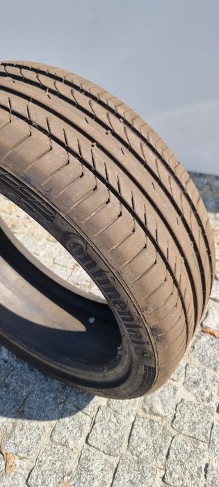 Pneu continental 225 40 R19 runf