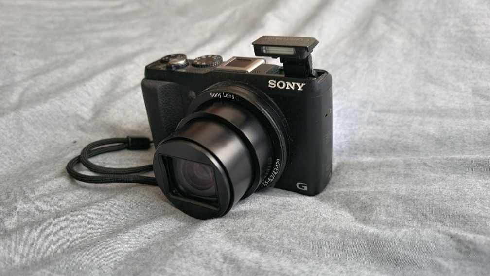 Sony DSC-HX60V | Câmera compacta com extras incluídos