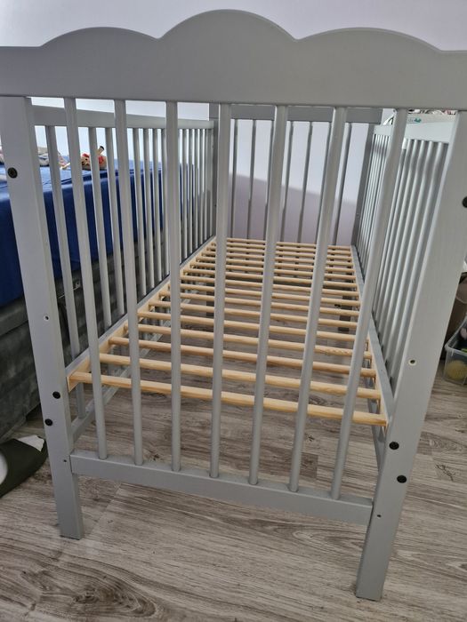 Łóżeczko z materacem plus przewijak