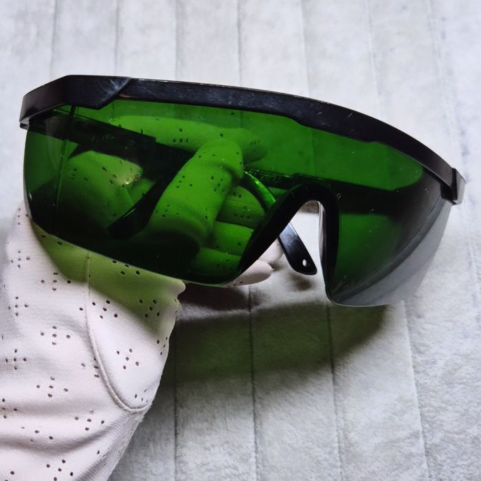 Професійні окуляри для фотоепіляції ELOS