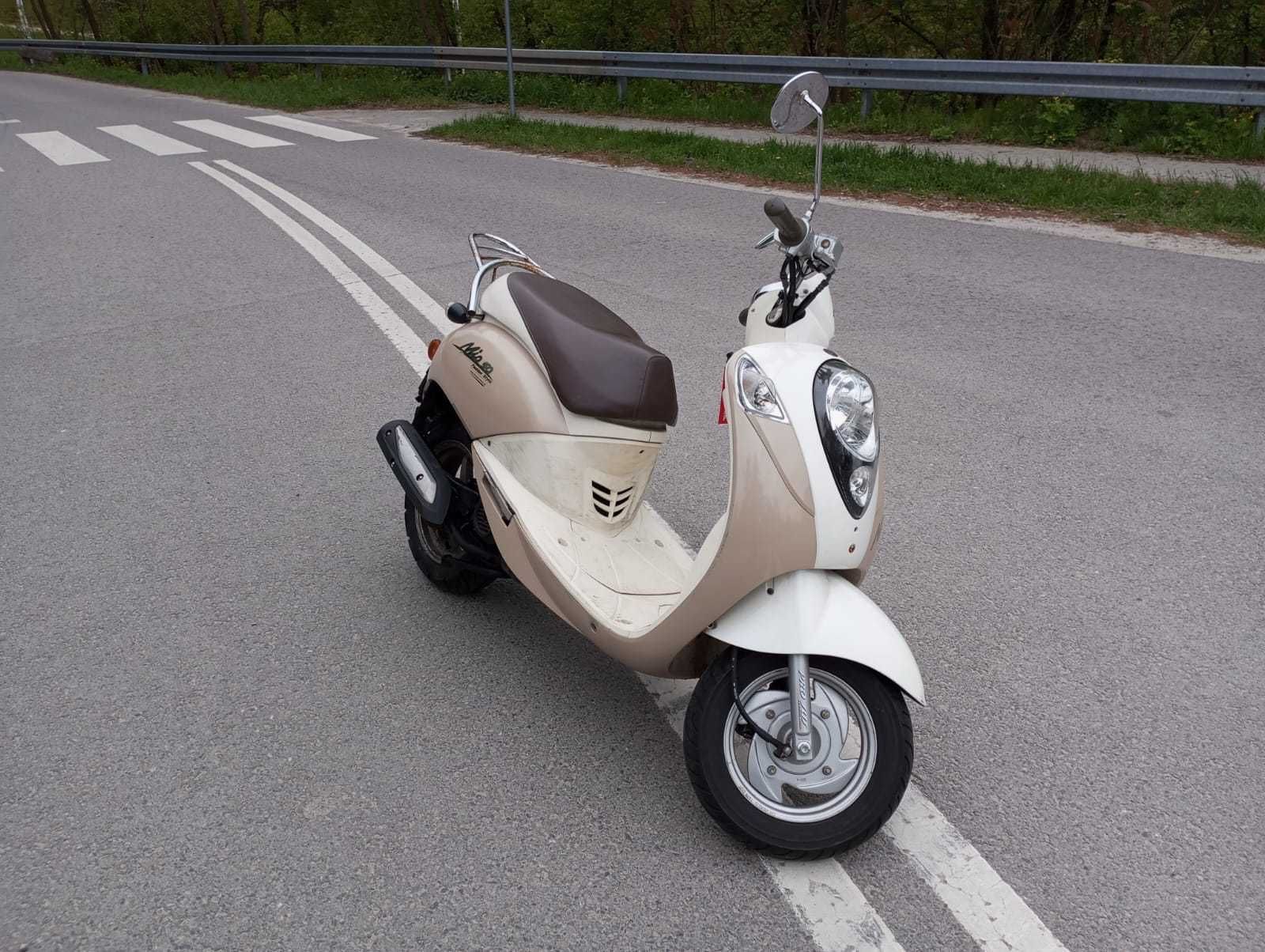 Skuter RETRO 50CM 4T czterosuwowy rozrusznik typu Vespa Lambretta 2009