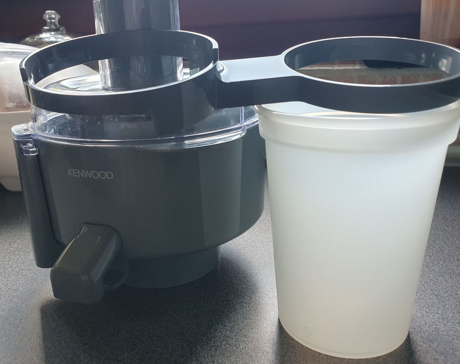 Sokowirówka kenwood dostawka
