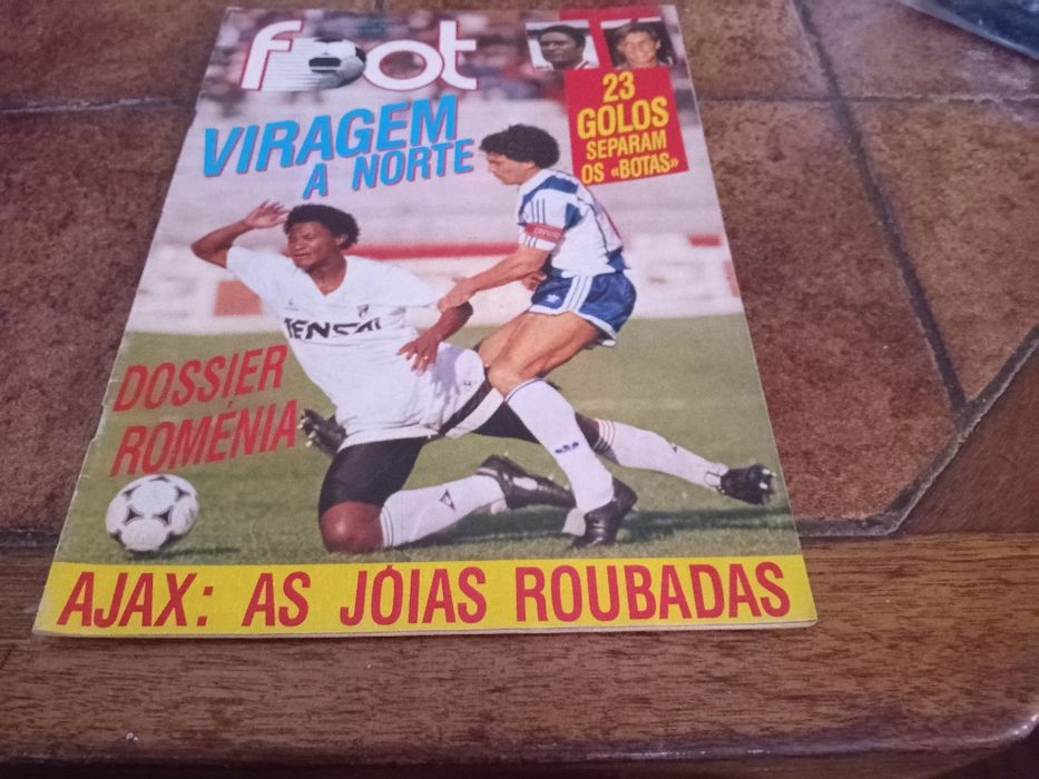 Revistas futebol, foot + Benfica ilustrado +Benfica campeão (record)