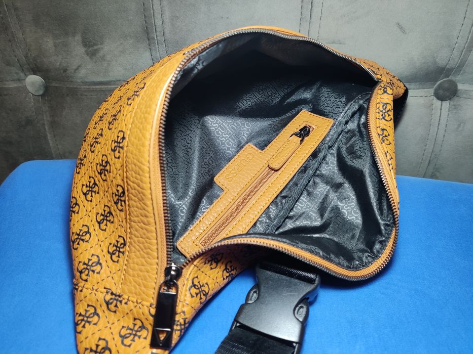 Guess сумка-бананка