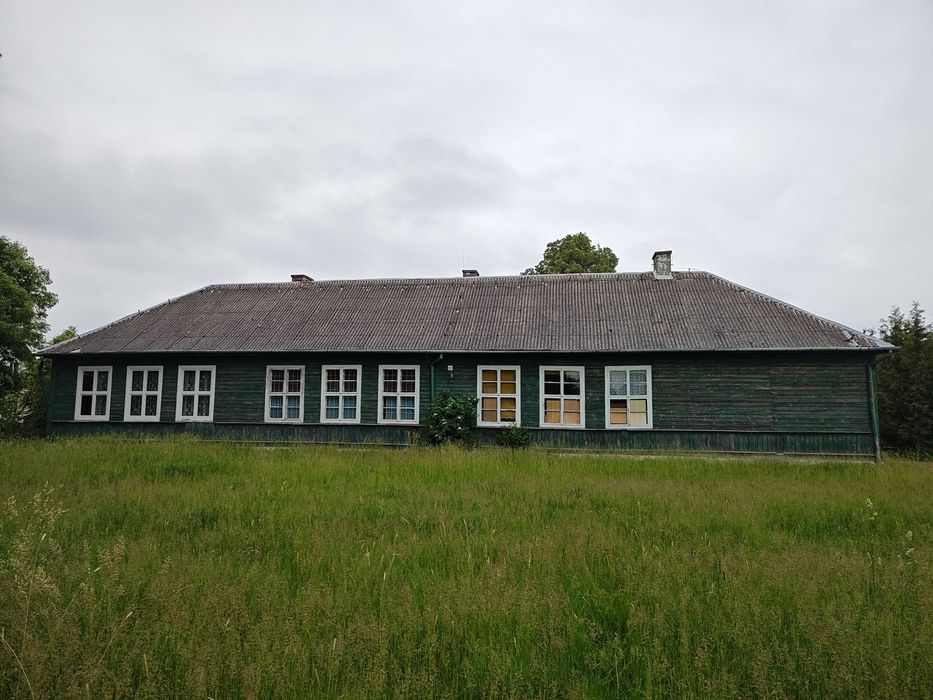 Dom Szkoła budynek drewniana Starodrzew do przeniesienia rozebrania