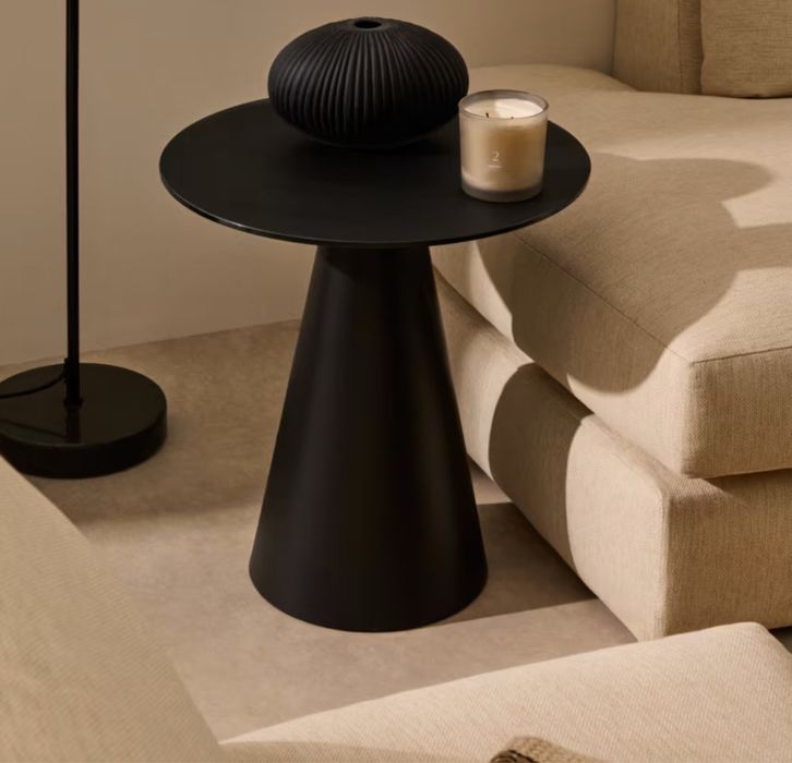 Mesa de apoio Wilshire de vidro preta Kave Home