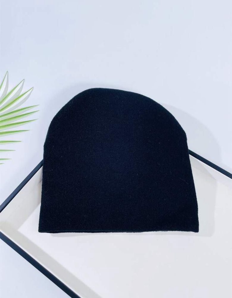 Nowa czarna uniseks czapka zimowa beanie All we need is money y2k
