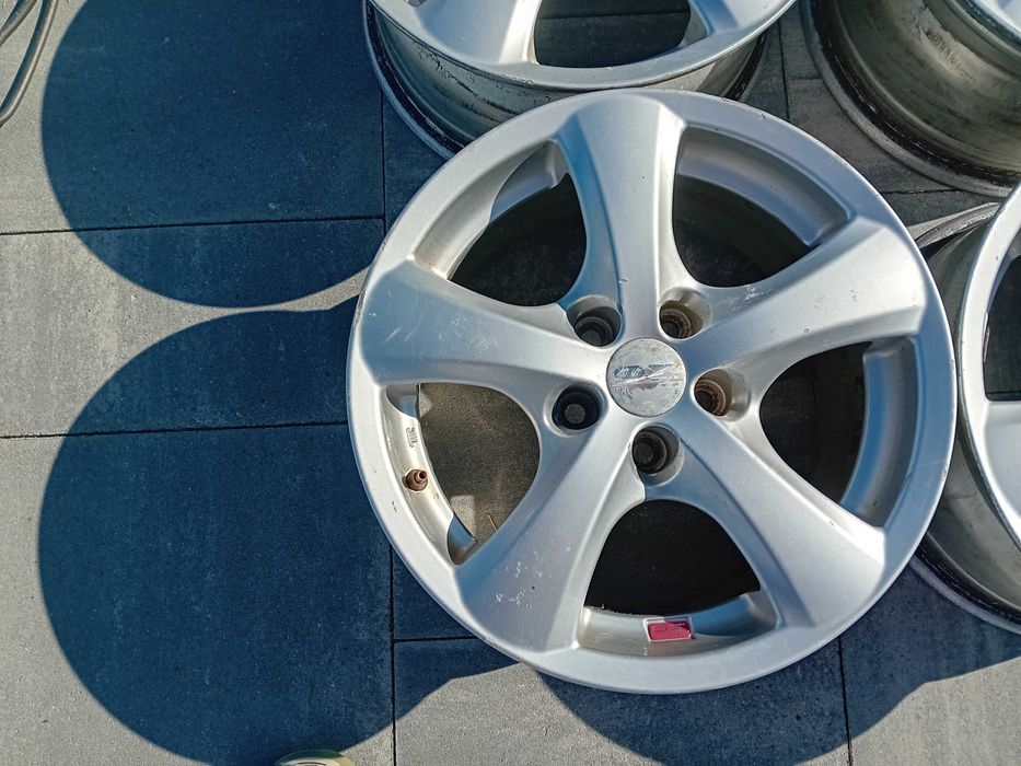 Sprzedam felgi aluminiowe