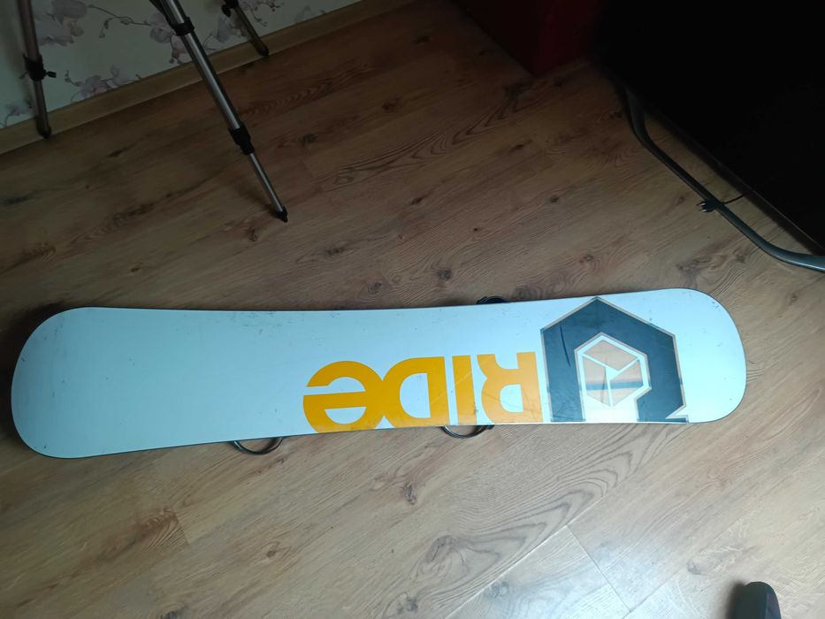 Сноуборд RIDE+ ботинки +крепления RIDE и запасные крепления.
