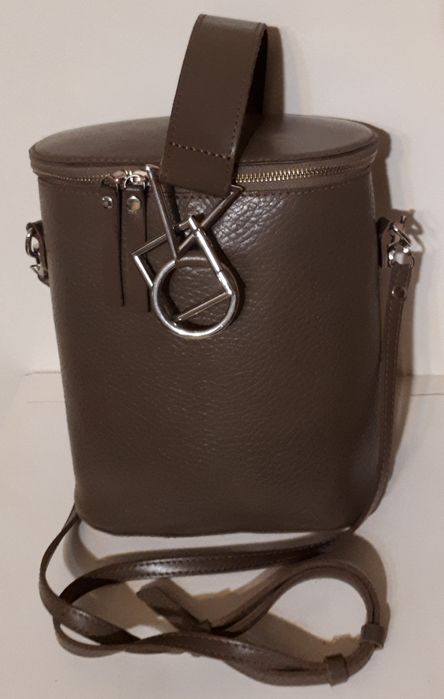 Женская сумочка кожаная.