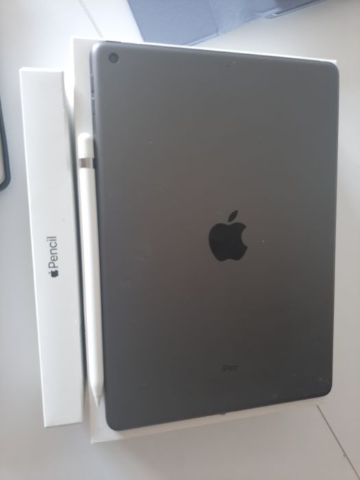 Tablet IPad 9th 64 GB plus pencil i dodatki