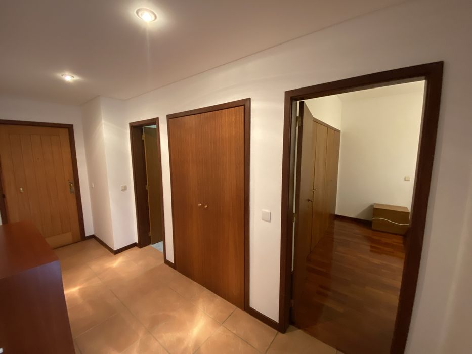 Aluga-se T1 Nogueiró