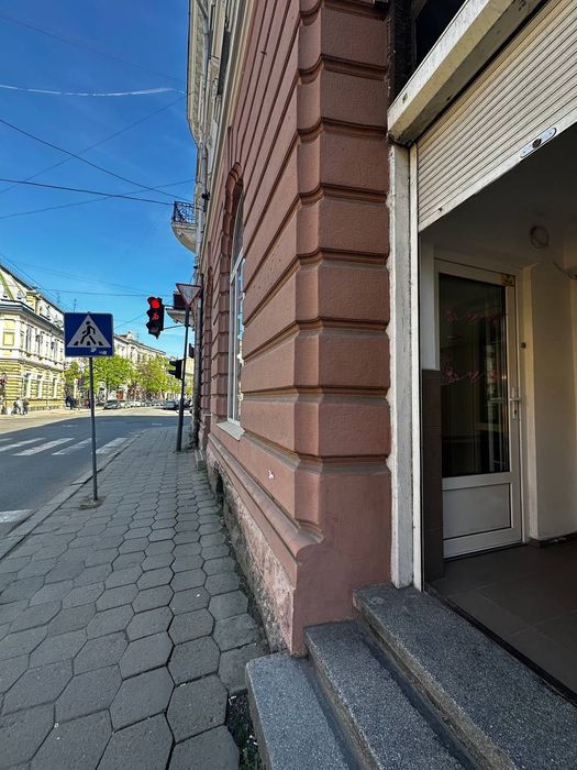 Оренда фасадного приміщення 35 м2 в центрі міста