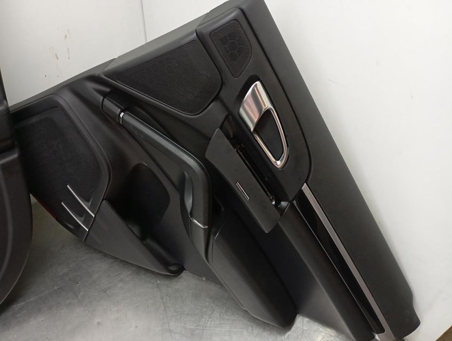 Forra porta / quartela trás direita PORSCHE Cayenne (92A)