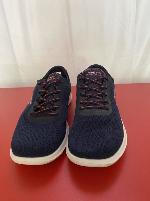 Женские кроссовки Skechers размер 40