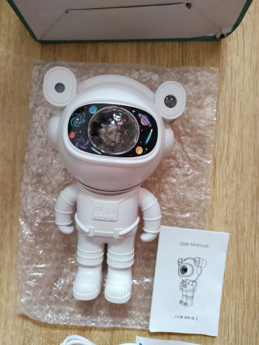 Lampka nocna, projektor gwiazd, astronauta