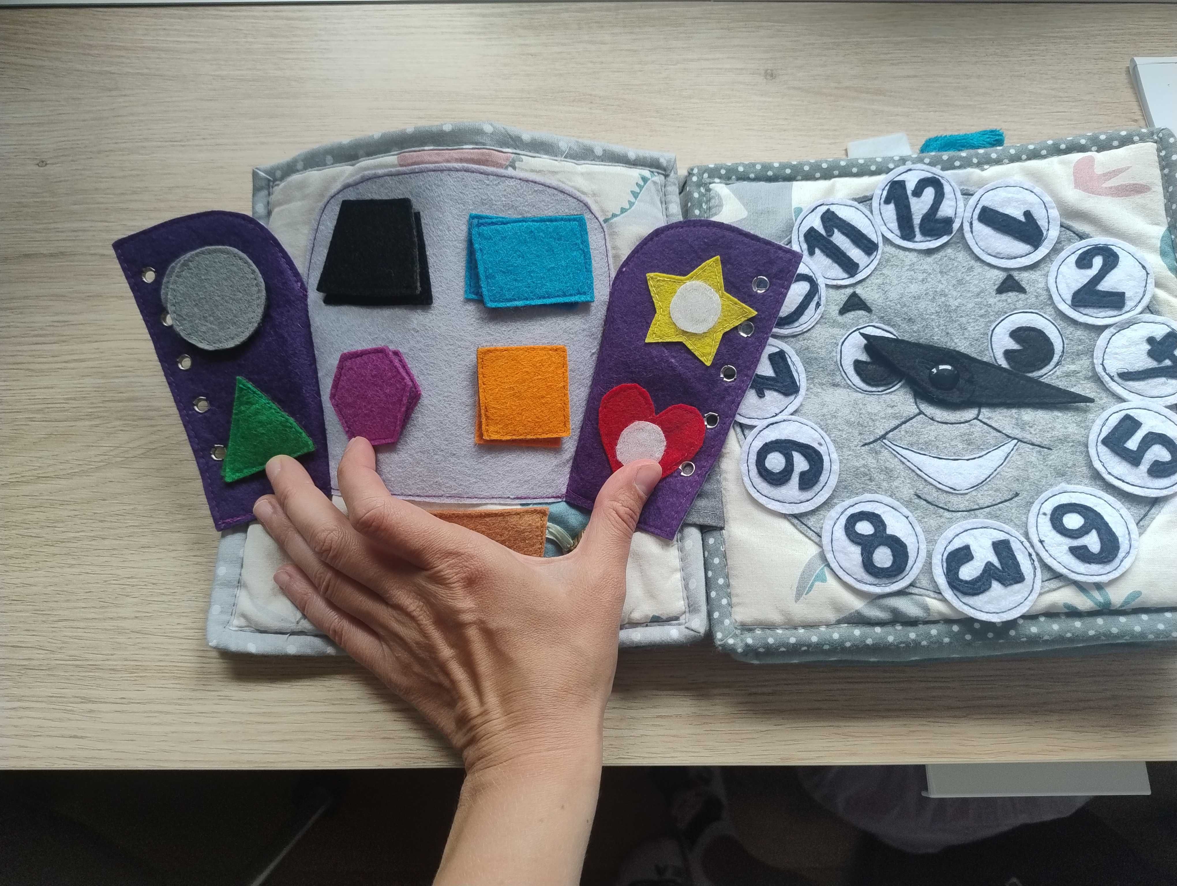 Edukacyjna ksiazeczka sensoryczna