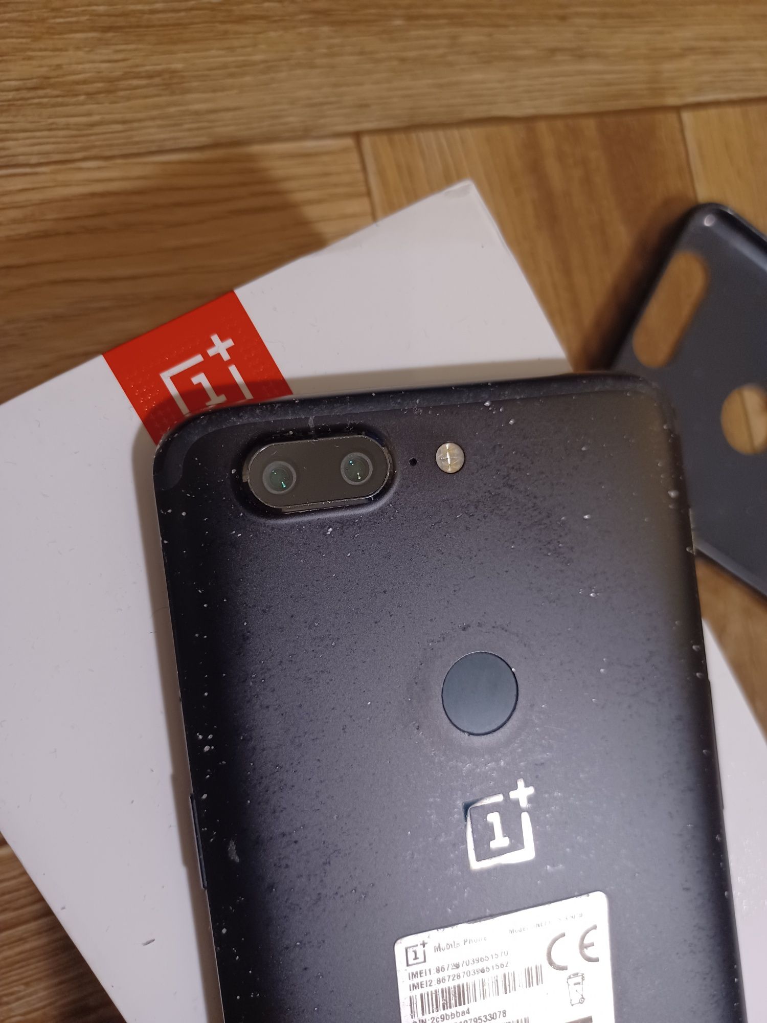 Sprzedam OnePlus 5 (A5010) – 64 GB / 6 GB RAM