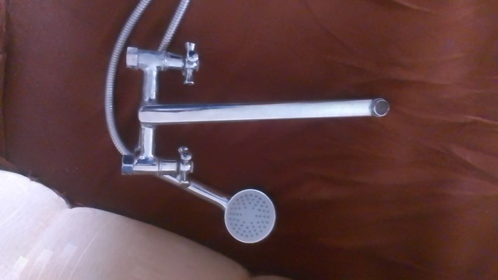 Смеситель в ванную