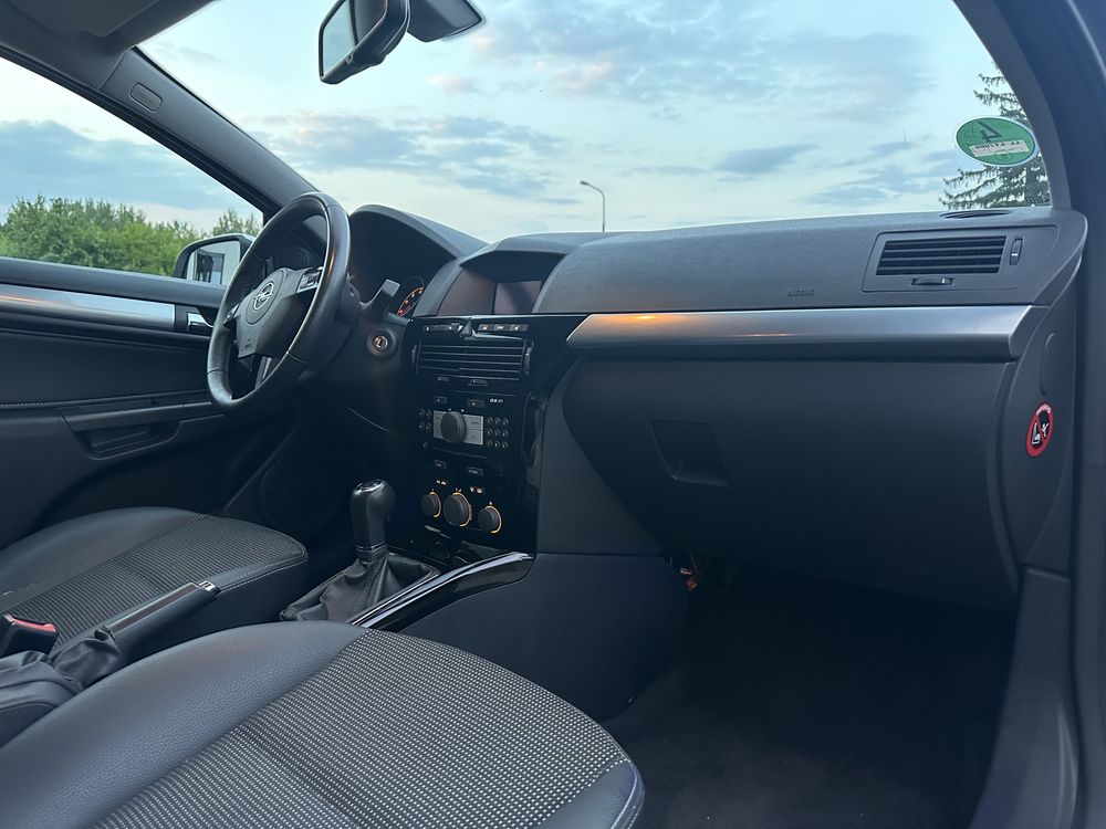 Opel Astra H GTC OPC line 1.8 benzyna bixenon afl alu 18 stan bdb