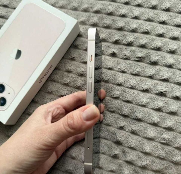 iPhone 13, 256 ГБ у подарунок чохли