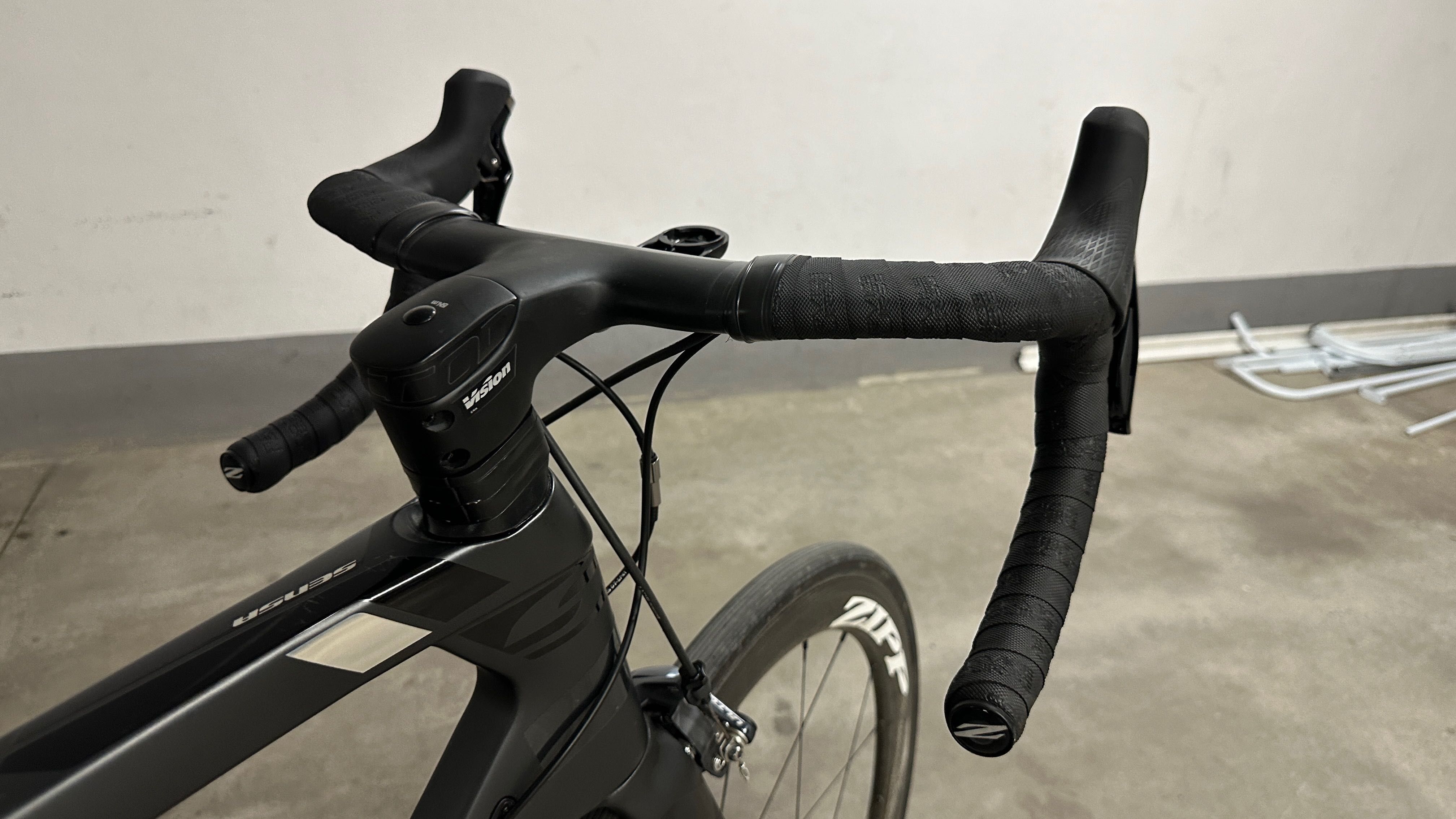 OKAZJA! Sensa Giulia Evo Ultegra 58 + Zipp 303 + Vision Metron