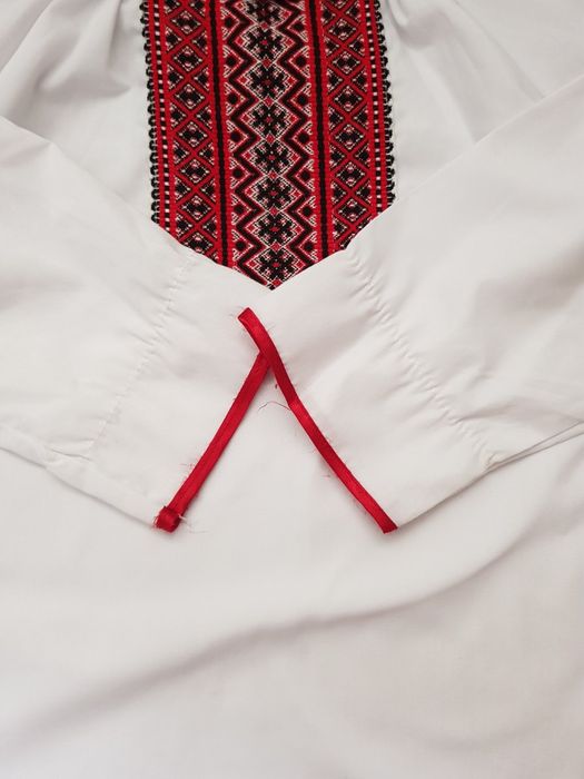 Вишиванка на 7-8 років , вишита сорочка