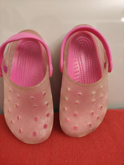 Sandália tipo Crocs da Chicco tamanho 25