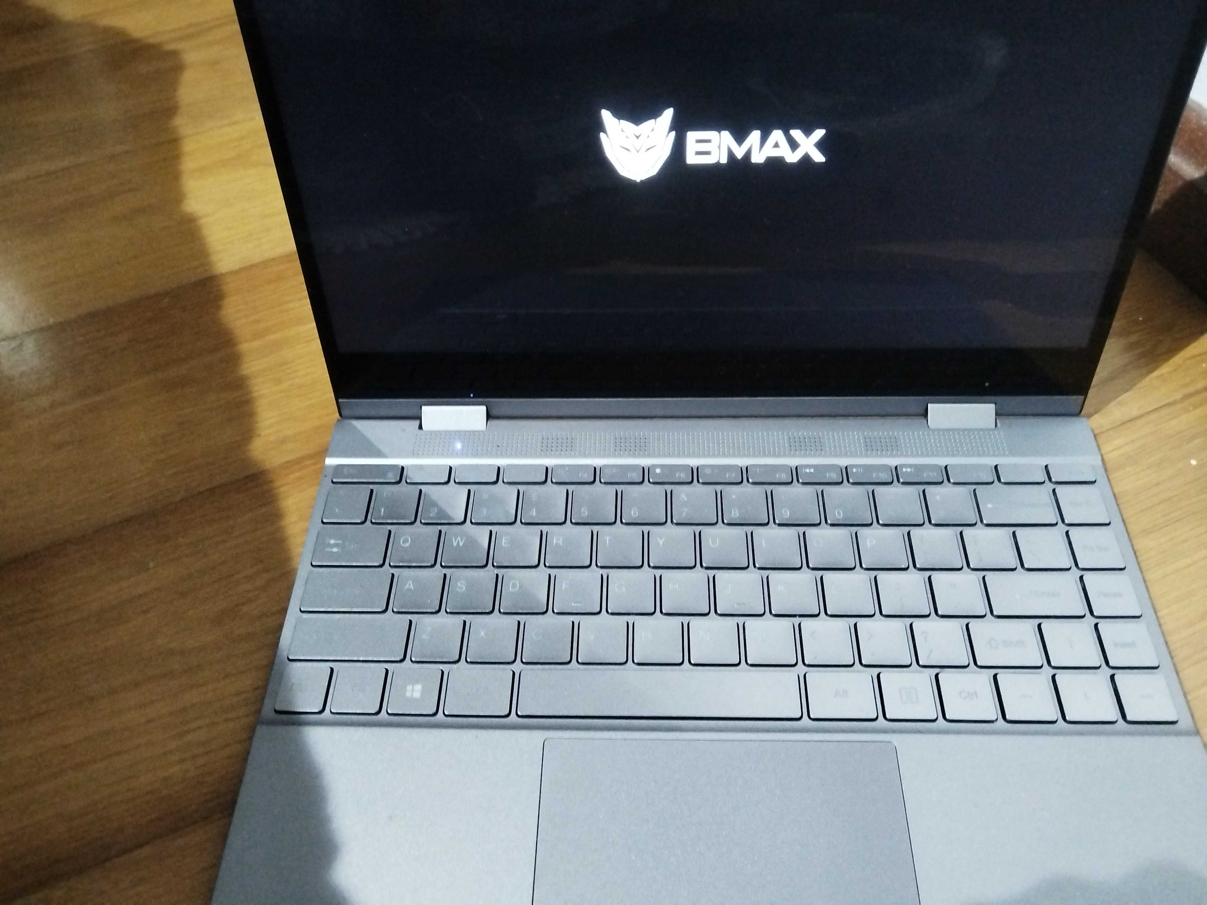 Portátil bmax Y13