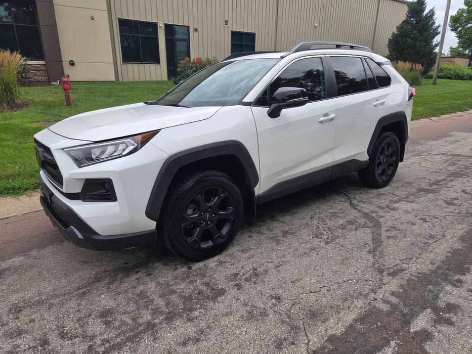 Toyota RAV4      2021