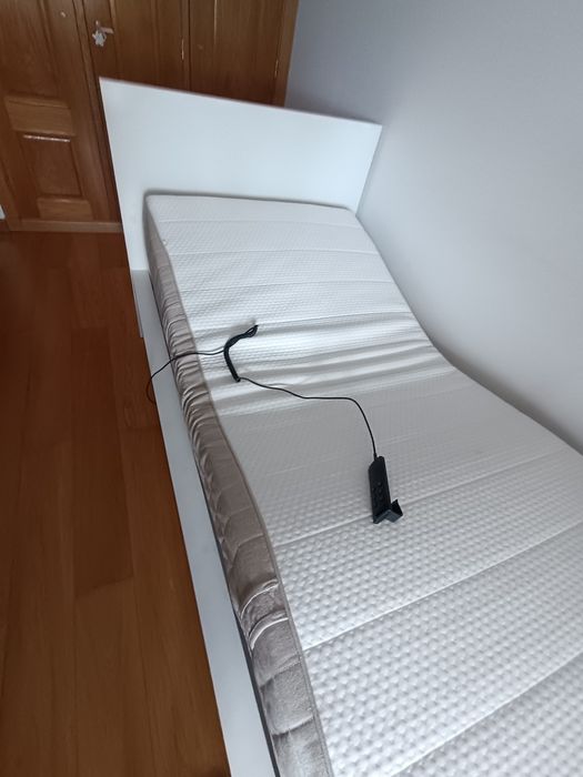 Cama geriátrica articulada ( estrado e colchão incluídos)