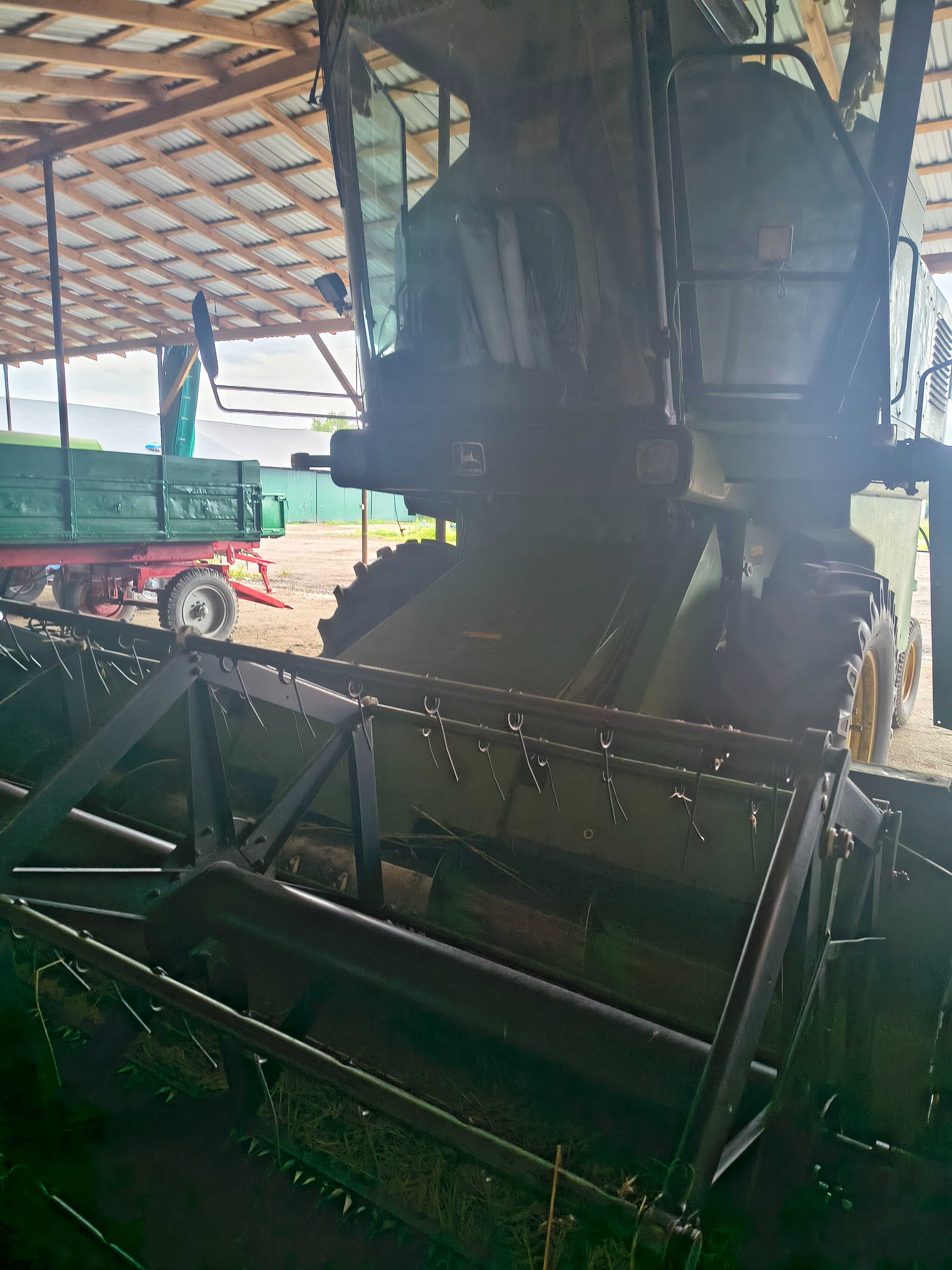 Комбайн John Deere Джон дір 1055