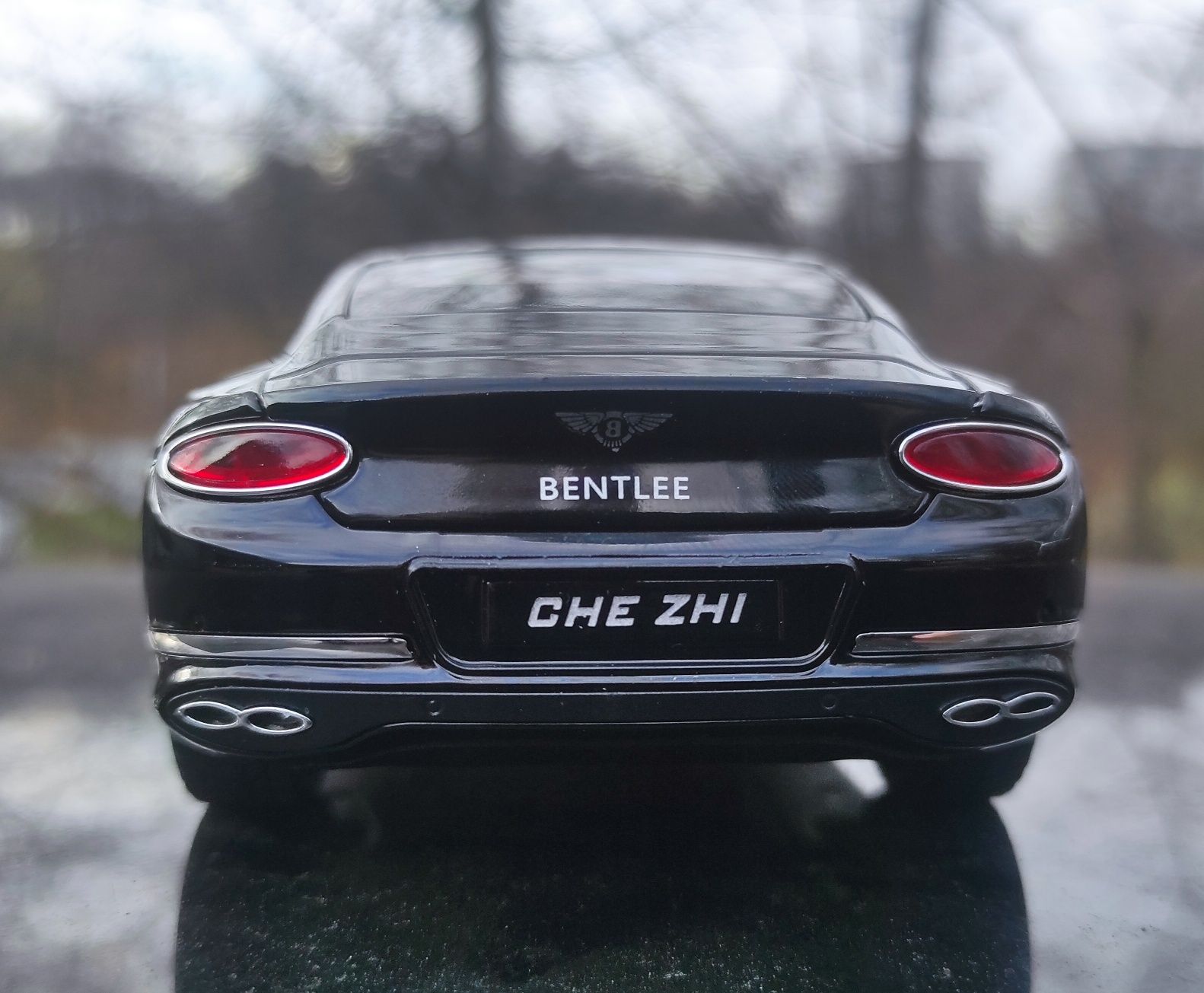 Модель 1/24 Bentley Continental GT