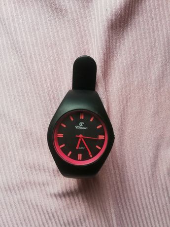 Czarny silikonowy zegarek damski na rękę