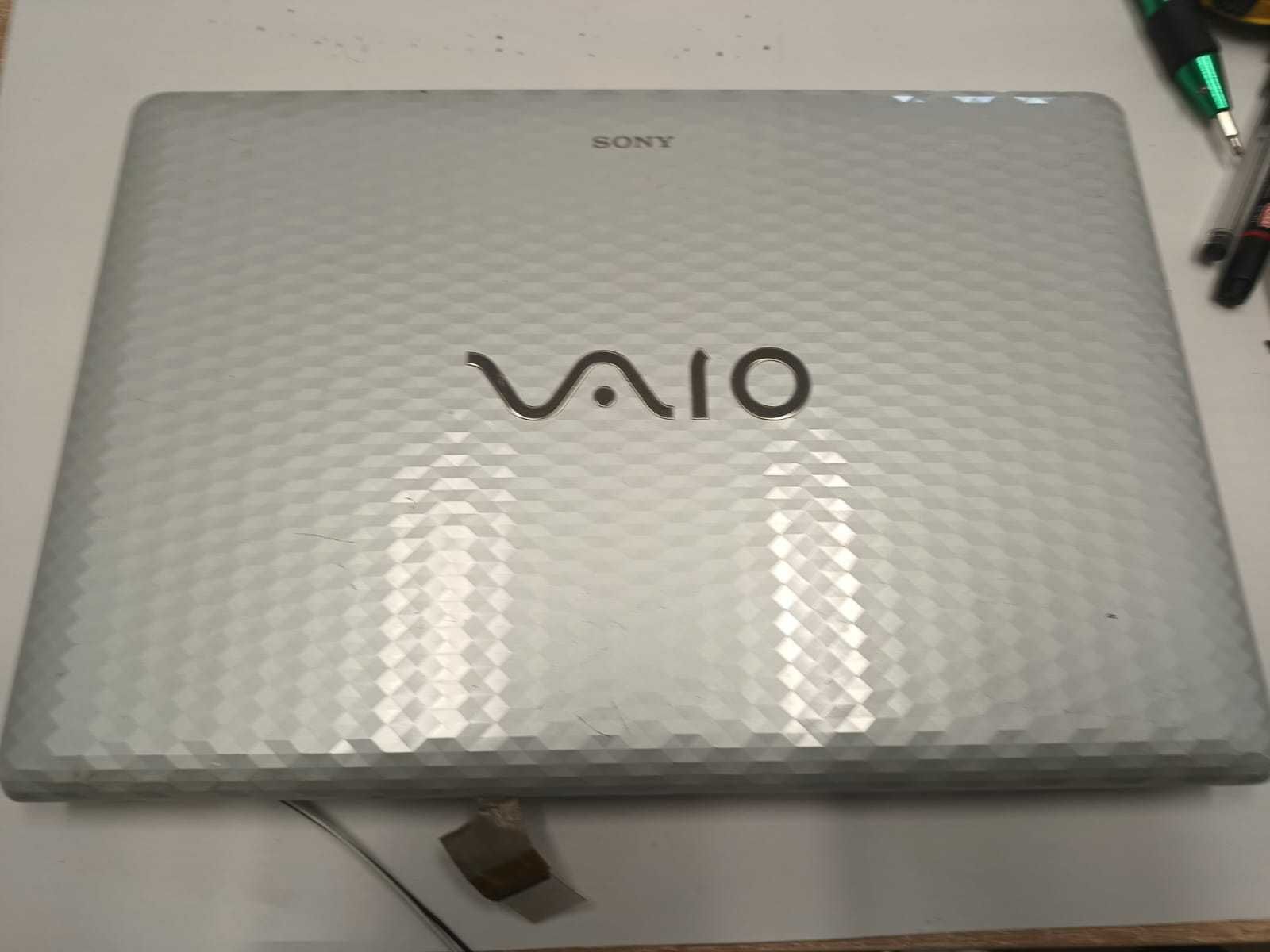 Klapka matrycy do laptopa Sony Vaio PCG-71C11M.