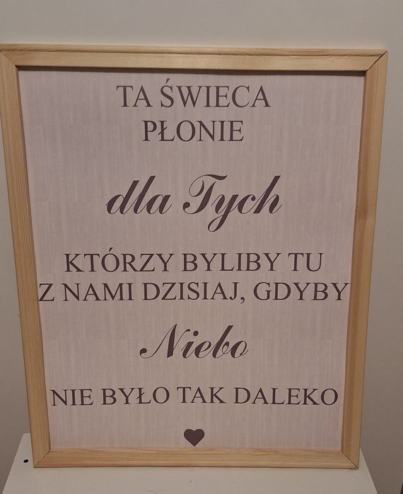 Tablica upamiętnia