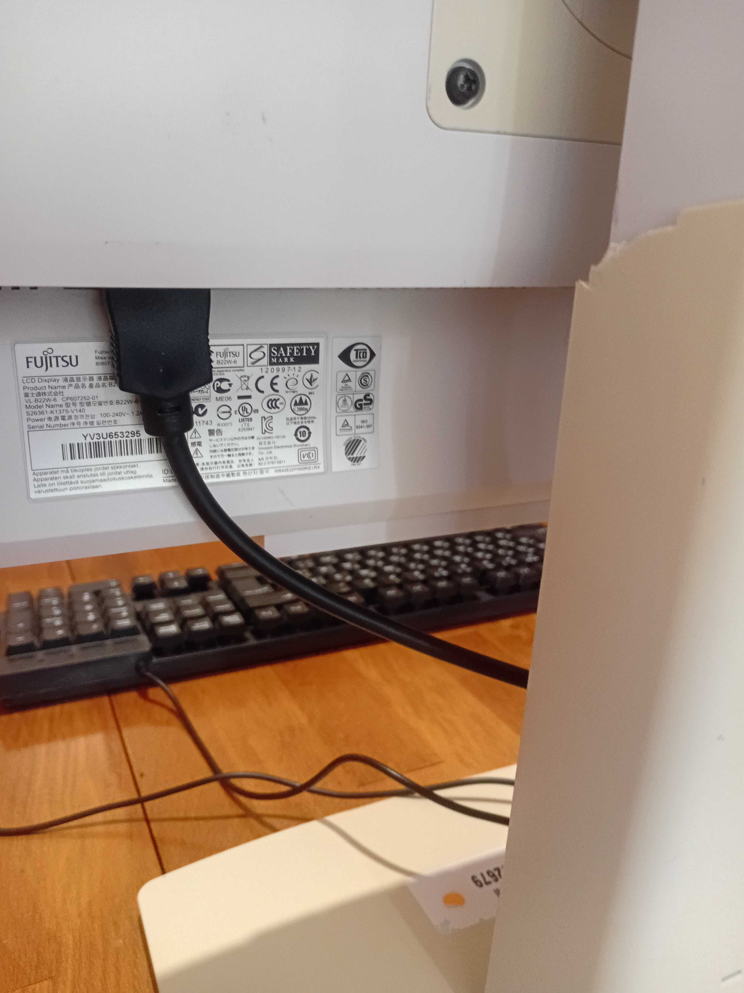 Монитор для компьтыра  Fujitsu B22W - 6 LED