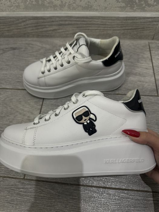 Кросівки на платформі karl lagerfeld 37 розмір білі