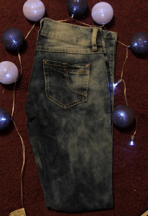 Spodnie jeans, M