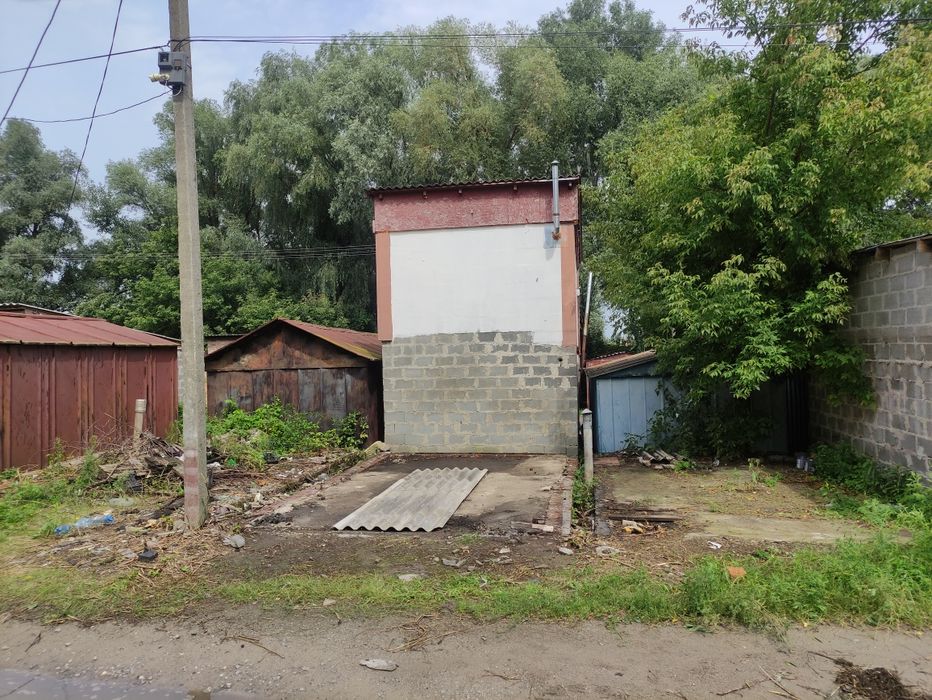 Продам недобудований великий гараж (місце під СТО)