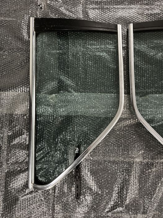 BMW E30 rarytas szyby uchylne chromline tylne coupe zielone chrom wąsk