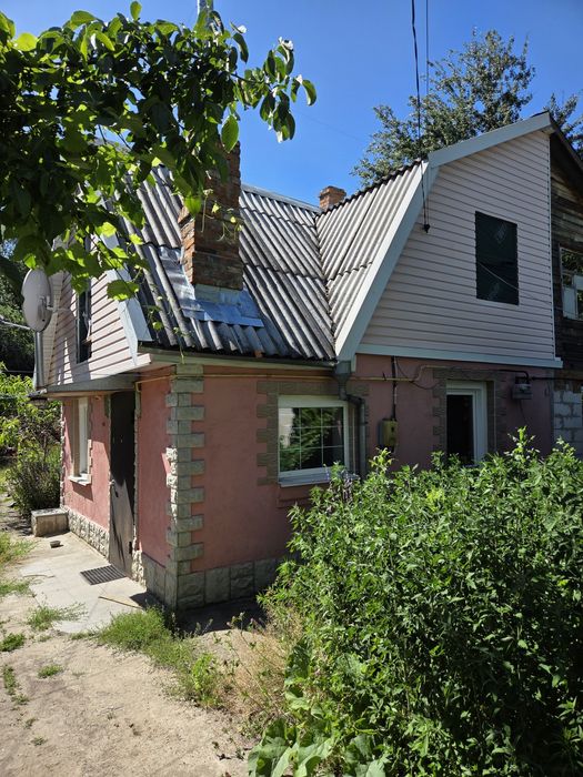 Продаж 2-кім частини будинку біля кондфабрики.