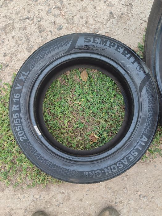 Продам 2 б/у шины 205/55/16